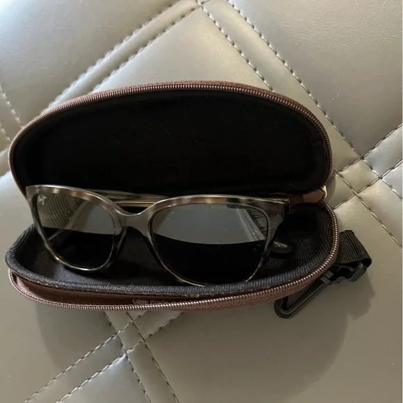 Maui Jim 🕶️ Honi with case - Picture 3 of 8
